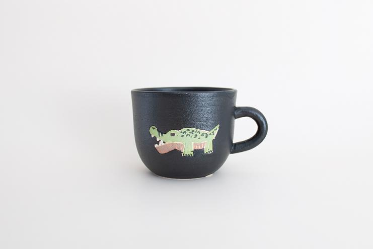 コーヒーカップ 黒 ワニ