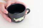 コーヒーカップ 黒 ワニ