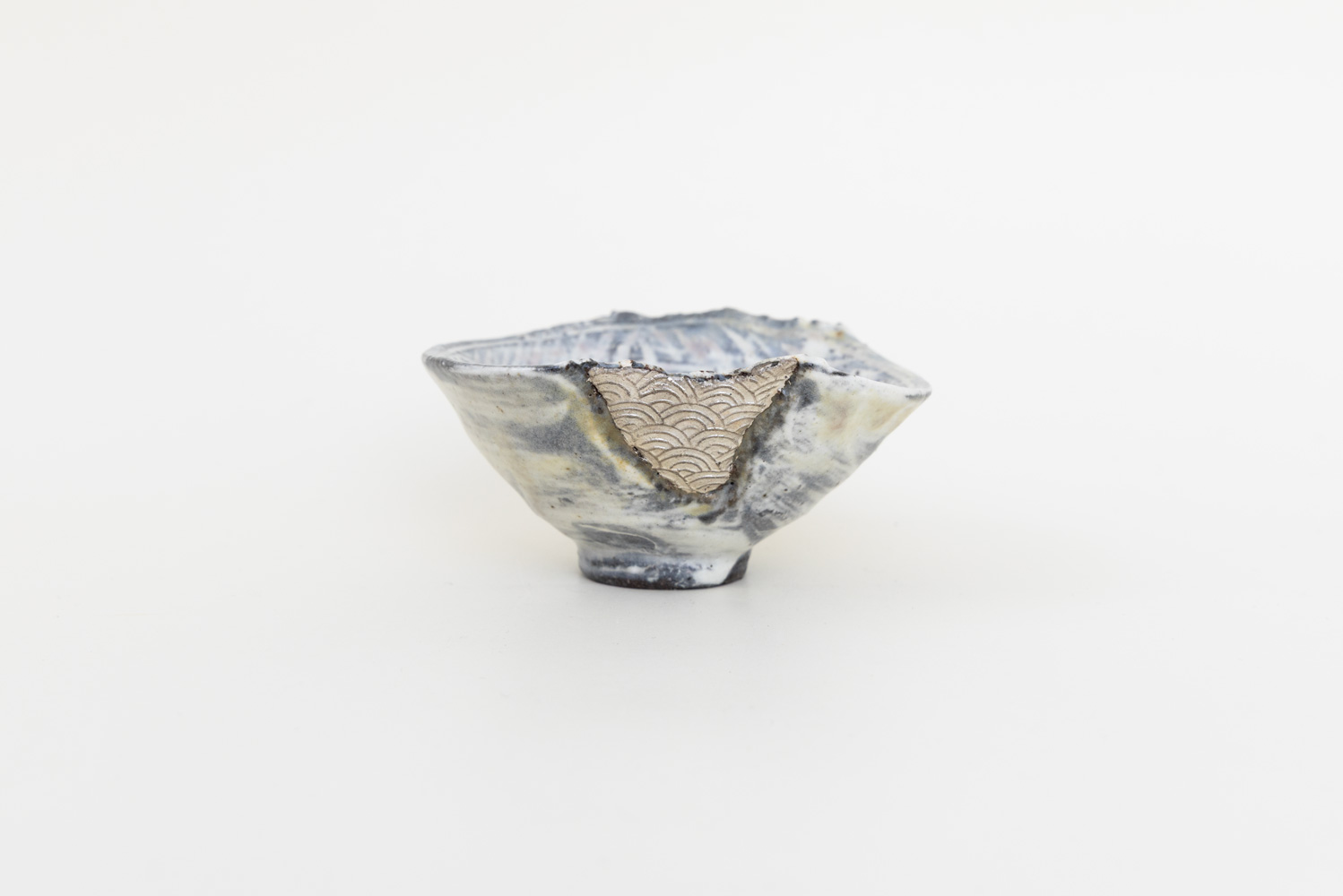 三島 銀彩盃 (木箱付)