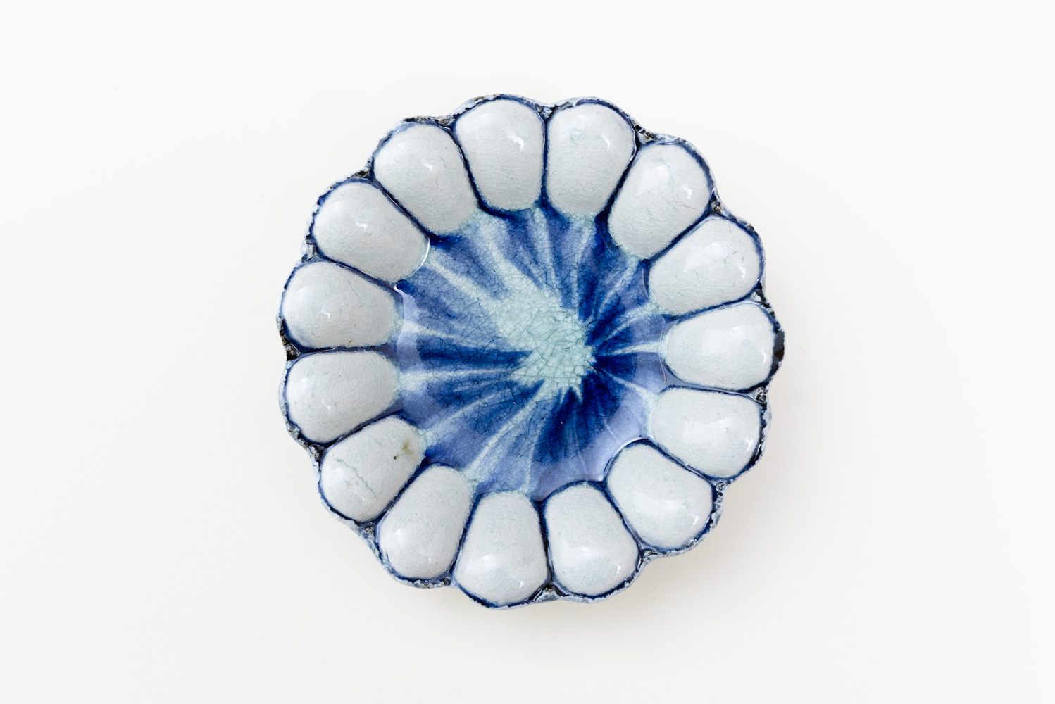 灰釉呉須 輪花皿 Φ140