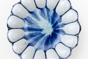 灰釉呉須 輪花皿 Φ140