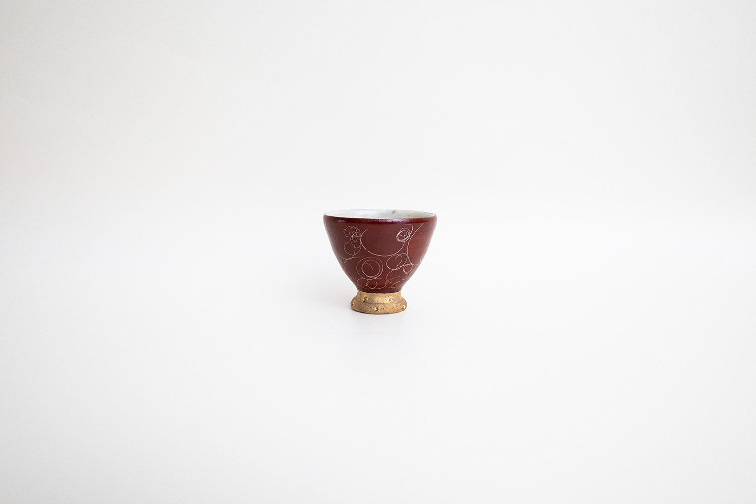 赤巻 金彩酒盃A