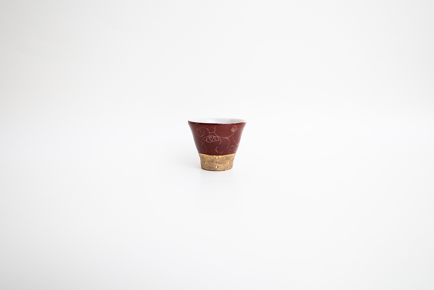 赤巻 金彩酒盃C