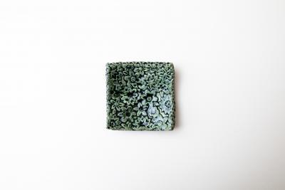 織部 陽刻四方皿 中A