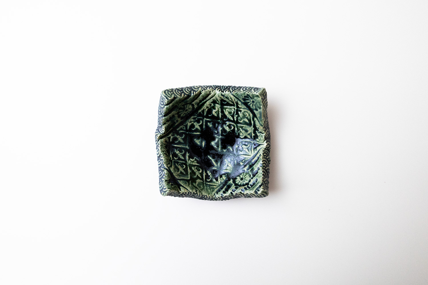 織部 陽刻四方皿 中D