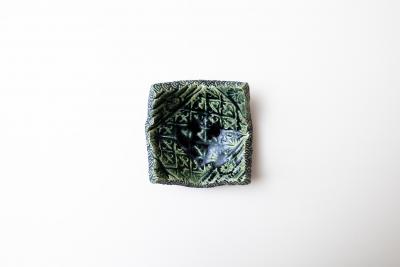 織部 陽刻四方皿 中D