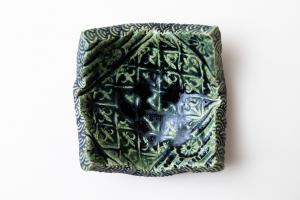 織部 陽刻四方皿 中D