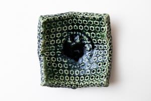 織部 陽刻四方皿 中E