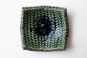 織部 陽刻四方皿 中F