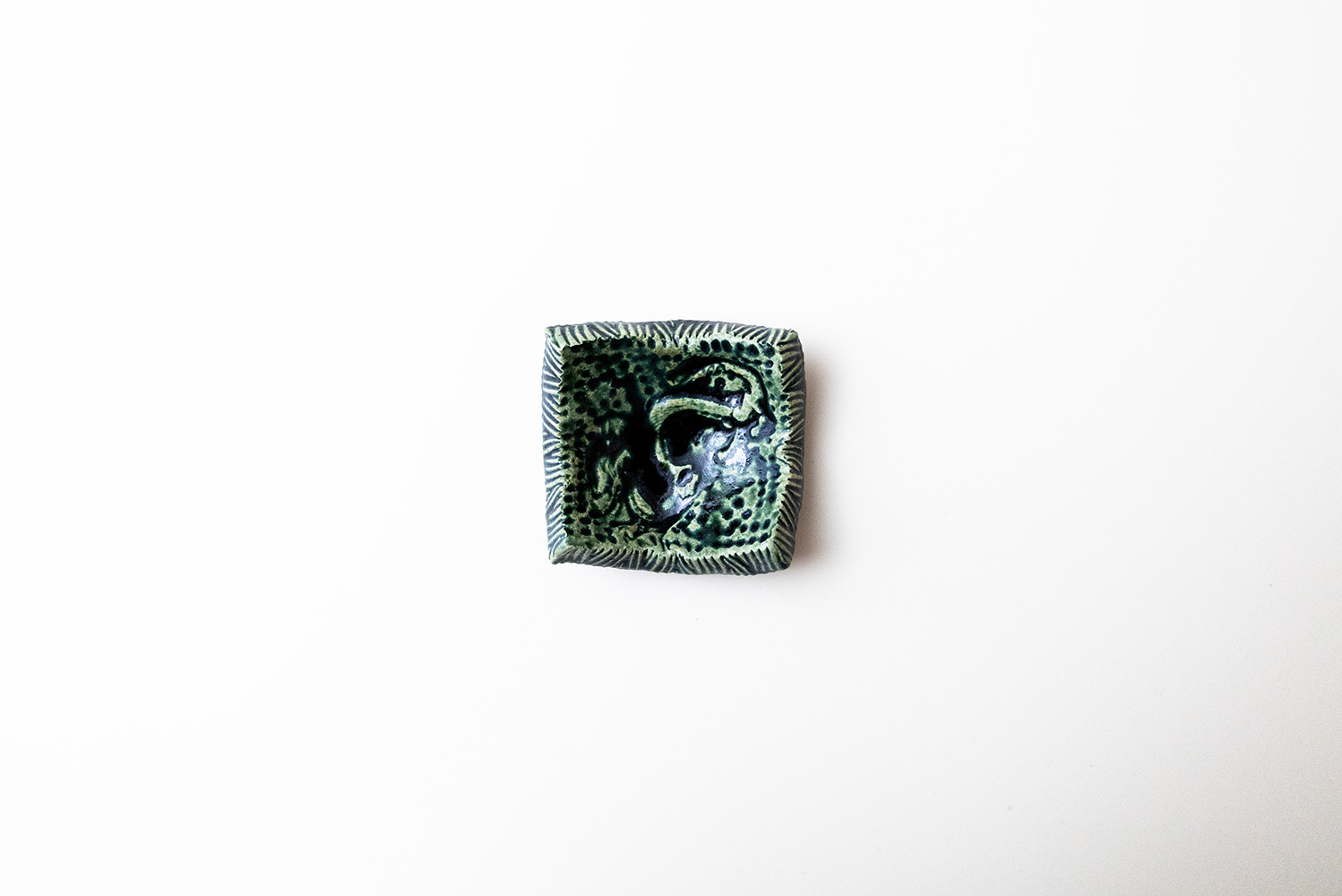 織部 陽刻四方皿 小A