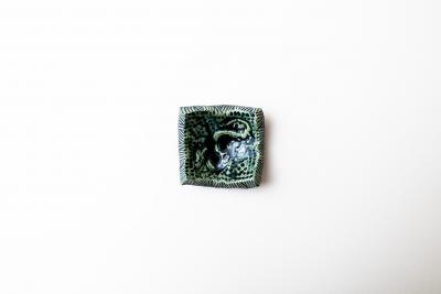 織部 陽刻四方皿 小A