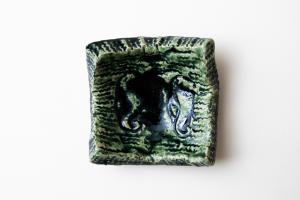 織部 陽刻四方皿 小D