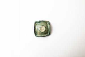 織部 陽刻四方皿 小D