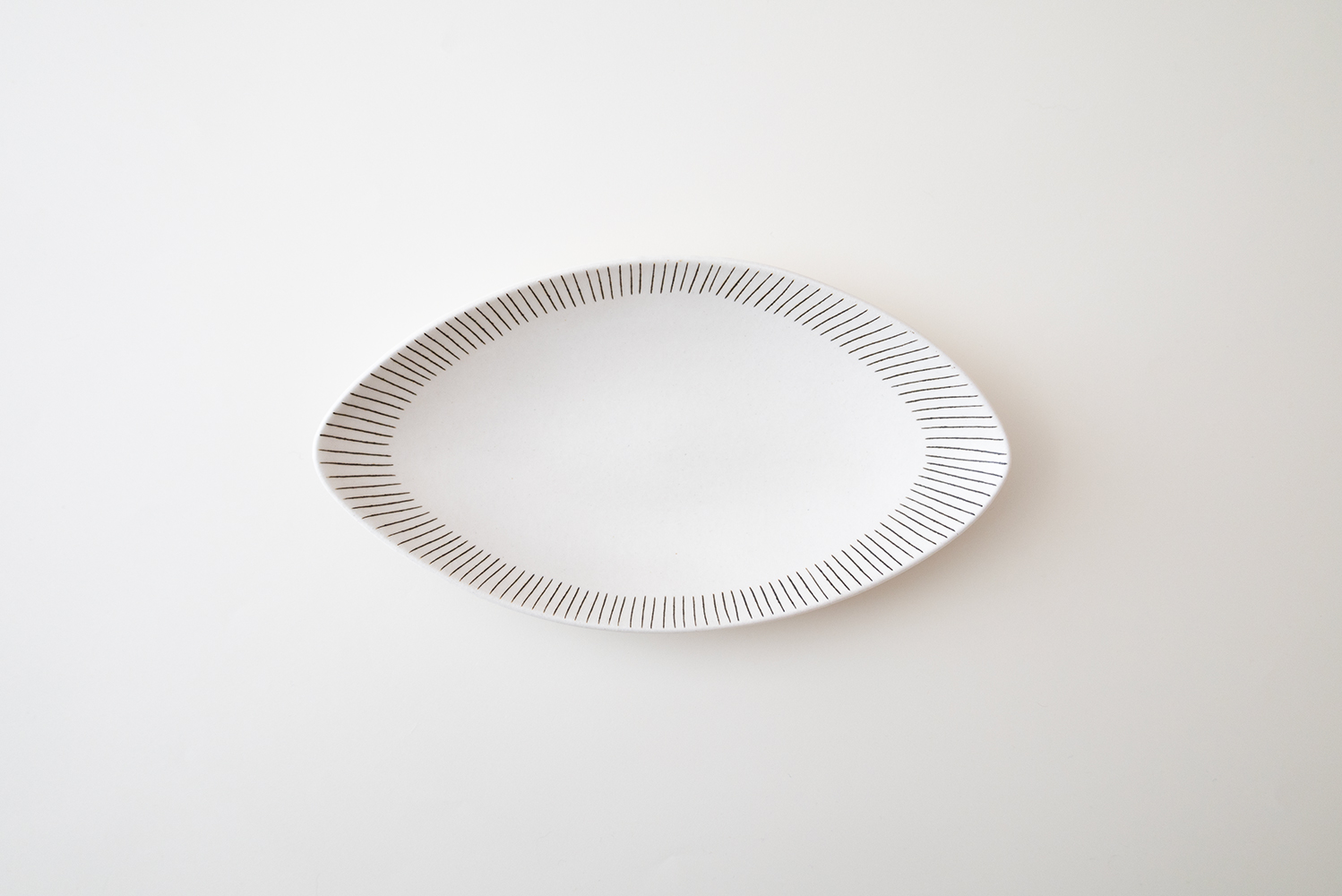 十草 アーモンド皿 M