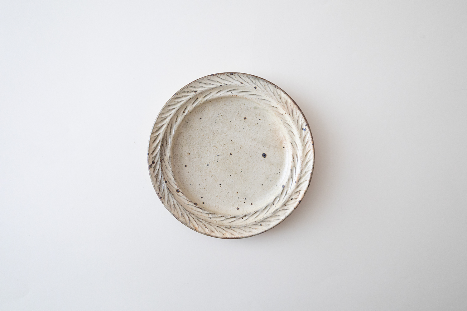 キナリ リーフリム皿 6寸