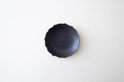 綾花皿 大 黒釉