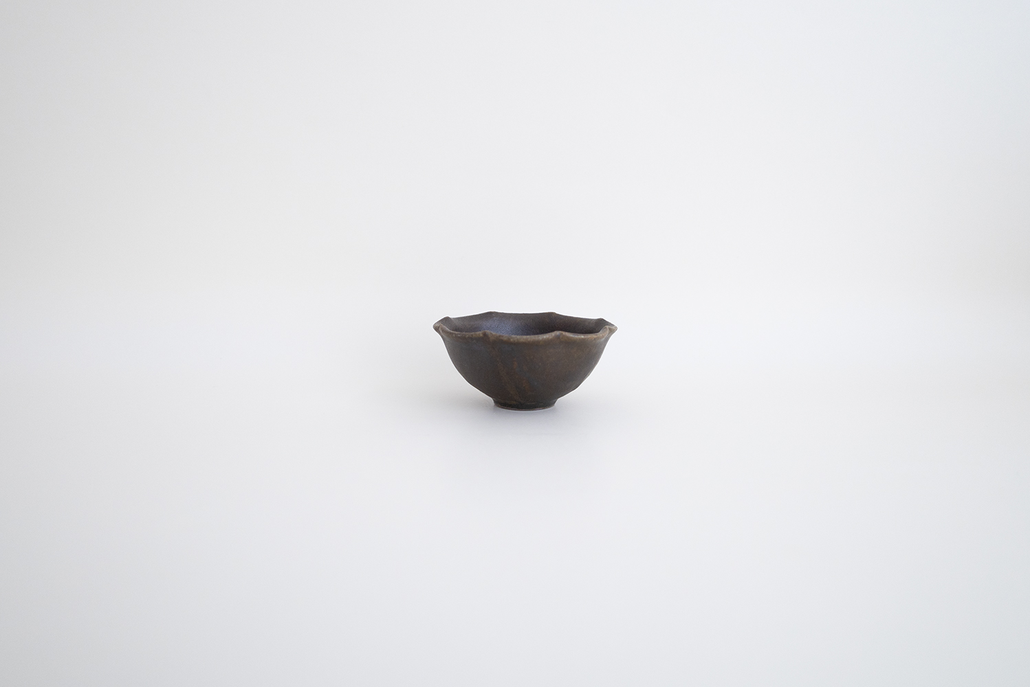 錆釉輪花鉢 ヒメ