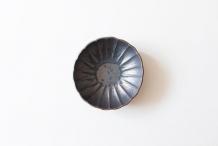 黒銀釉輪花小鉢