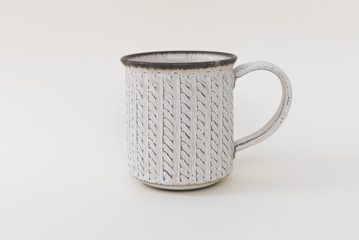 縄目しのぎマグ 白