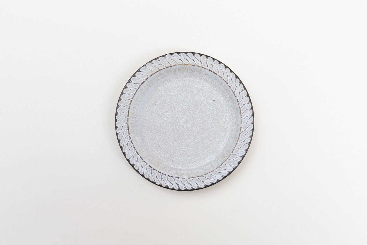 しのぎナローリム平皿 4寸 白