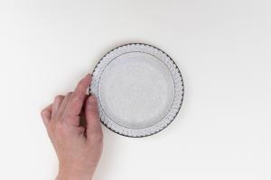 しのぎナローリム平皿 4寸 白