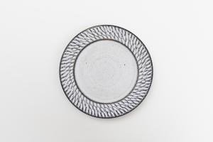 しのぎリム平皿 6寸 白