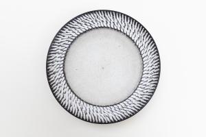 しのぎリム皿 大 白