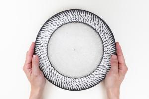 しのぎリム皿 大 白