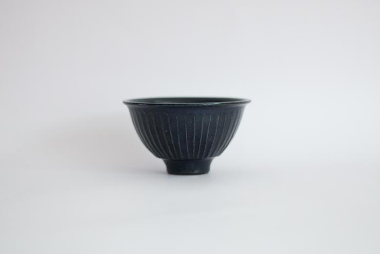 瑠璃釉しのぎ飯碗 大