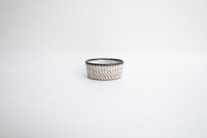 しのぎ切立小鉢 白