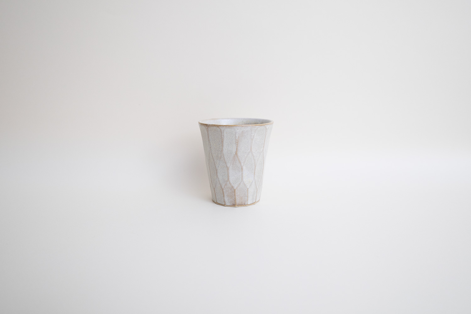 面取り湯呑み 白