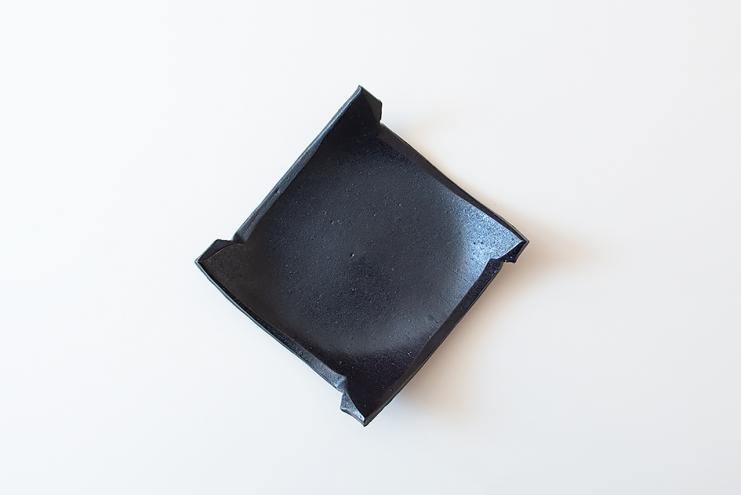 シュリケン皿 14cm 黒