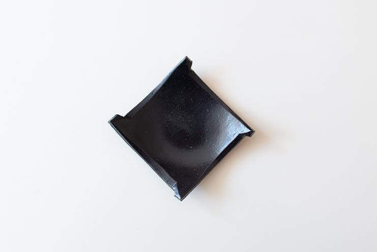 シュリケン皿 12cm 黒