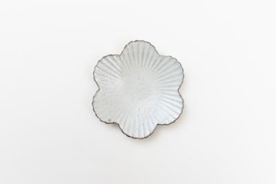 粉引輪花しのぎ小皿 6弁
