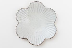 粉引輪花しのぎ小皿 6弁