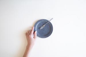 グレー釉ラッフルプレート S