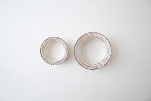 渕荒粉引しのぎリーフ切立リム豆鉢