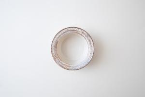 渕荒粉引しのぎリーフ切立リム浅鉢 小