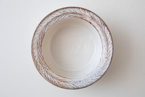 渕荒粉引しのぎリーフ切立リム浅鉢 小