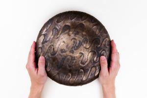 くぼみ台皿 8寸 黒