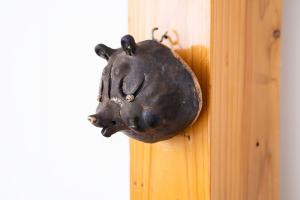 壁掛け お面 クマ