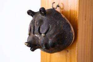 壁掛け お面 クマ