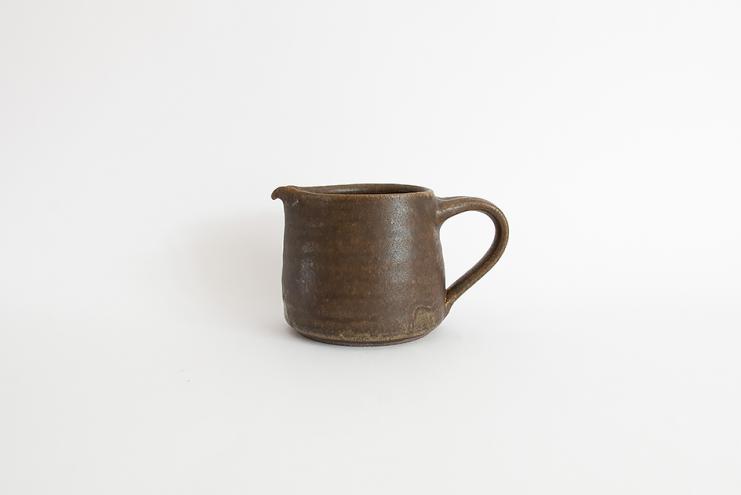 錆釉ピッチャー 豆