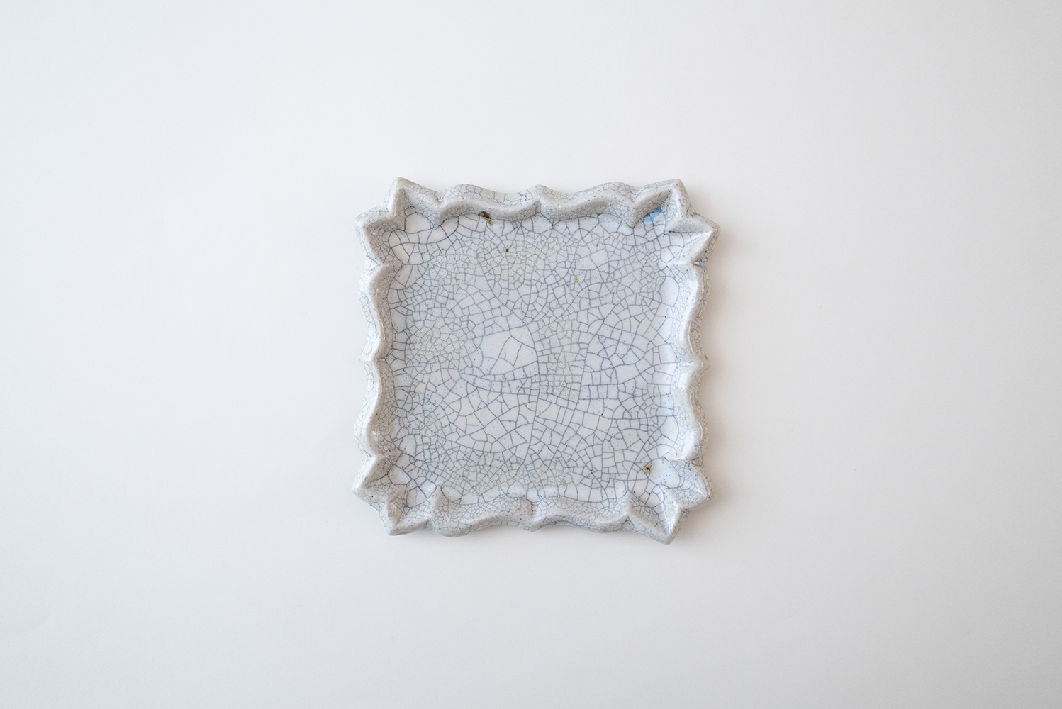 サザエプレート M 墨白