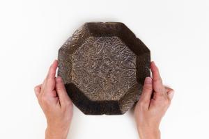 ブロンズ釉 花七宝 七寸皿