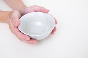 灰青釉 花七宝 飯碗