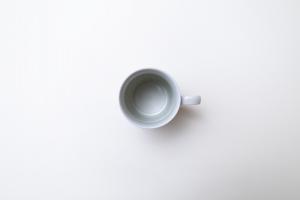 灰青釉 花七宝 マグカップ