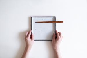 ひびわれリバーシブル角盛皿 200×200