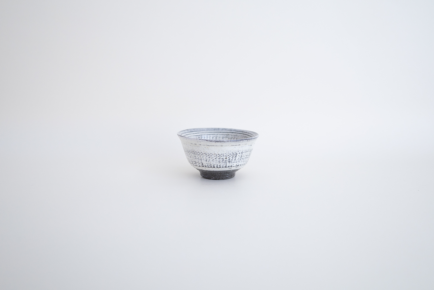 三島盃 B (木箱付)