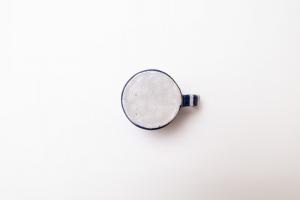 青色マグカップ 小 グルグル